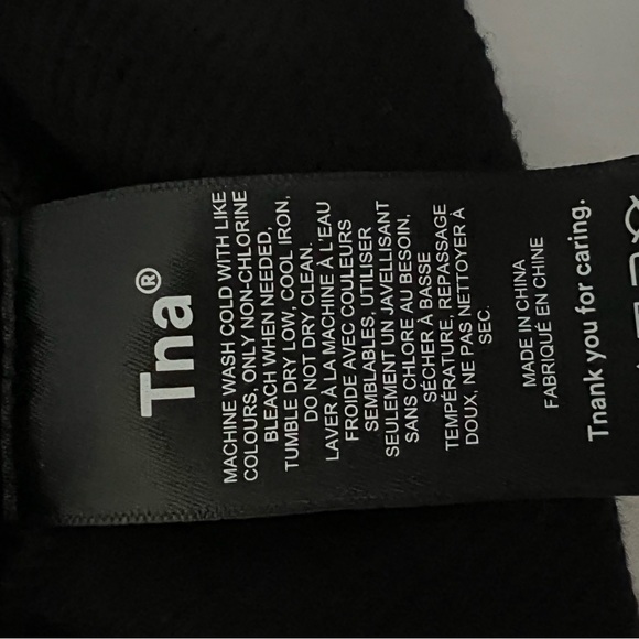 Aritzia TNA Black Square Neck T-shirt, Size XS - Picture 4 of 5